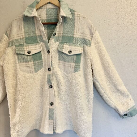 Utcoco Women's Flannel Button Down Fleece Jacket Fall Fuzzy‎ Plaid Blouse Jacket - Picture 3 of 15